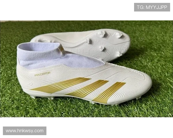 足球明星拖鞋的时尚潮流与设计理念全解析