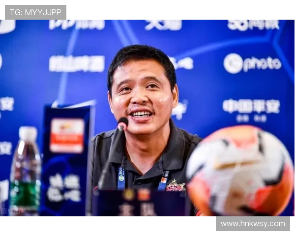 退役足球明星帅哥的魅力与人生转折揭秘