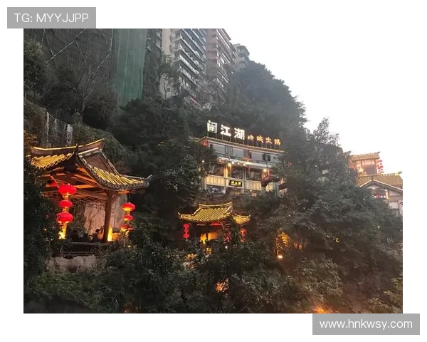 成都与重庆足球队的赛后复盘分析及战术意识探讨